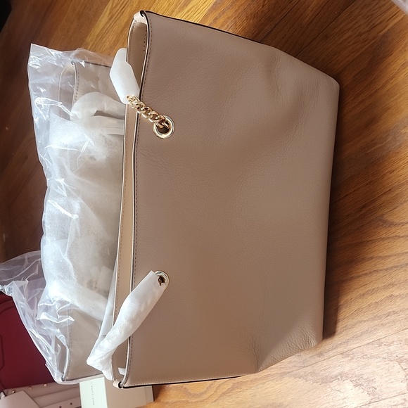 NWT Michael Kors Pebbled Leather Medium Jet Set in Buff - Picture 6 of 6